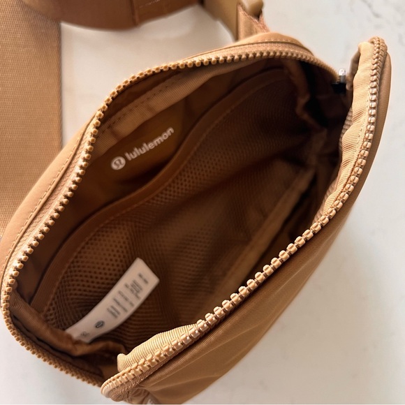 Everywhere 1 L belt bag - Picture 4 of 10